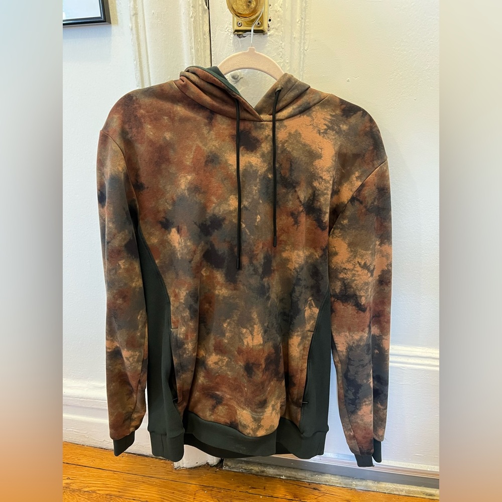 Fabletics Men “Go-To Hoodie” originally $64.95. Size M.